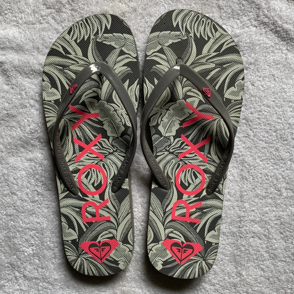 Roxy rubber flip flops